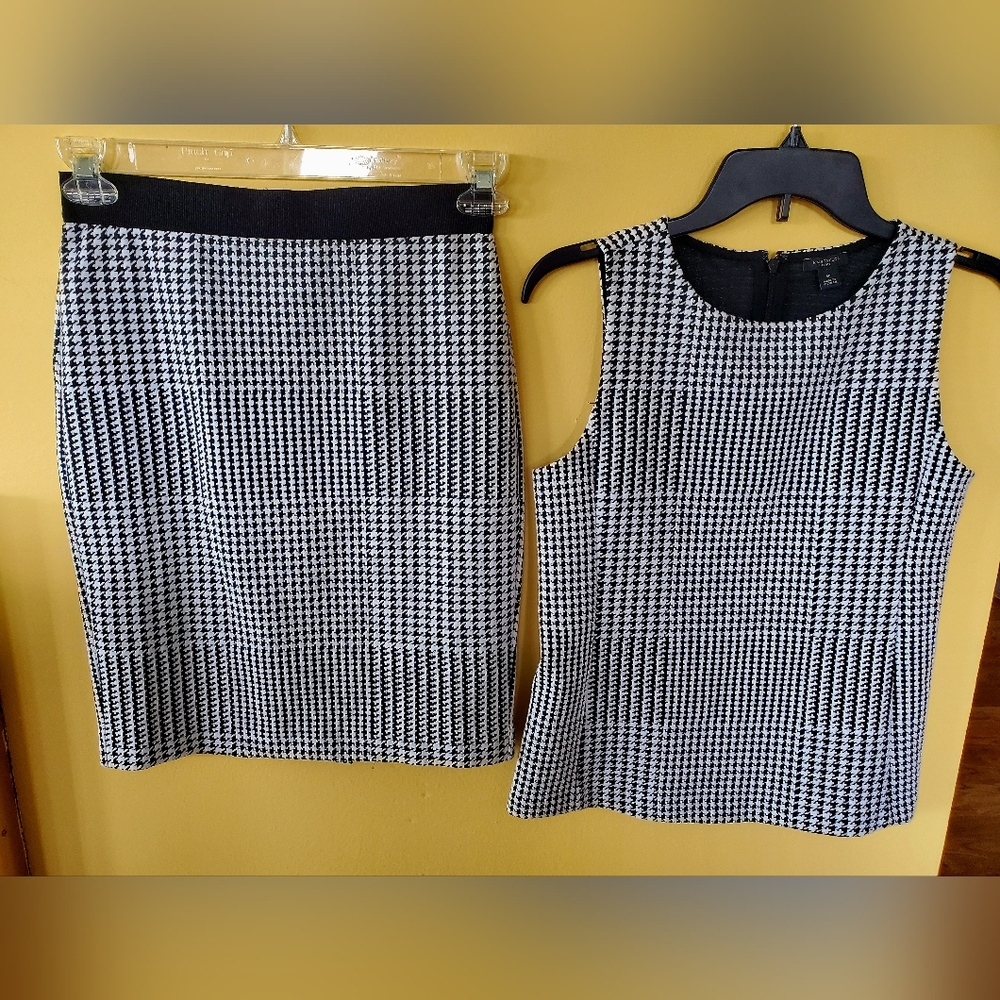 EUC Ann Taylor Two Piece Top Skirt SP